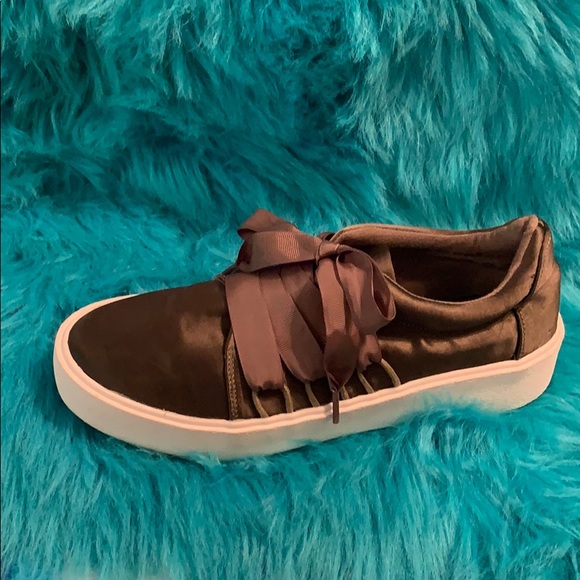 Madden Girl NWOT satin band slip on ribbon shoes - Picture 2 of 6